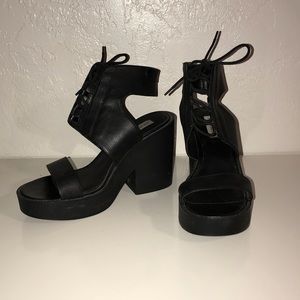 Steve Madden Fizzing Chunky Black Lace Up Heel
